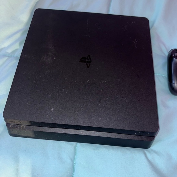PlayStation 4 Slim